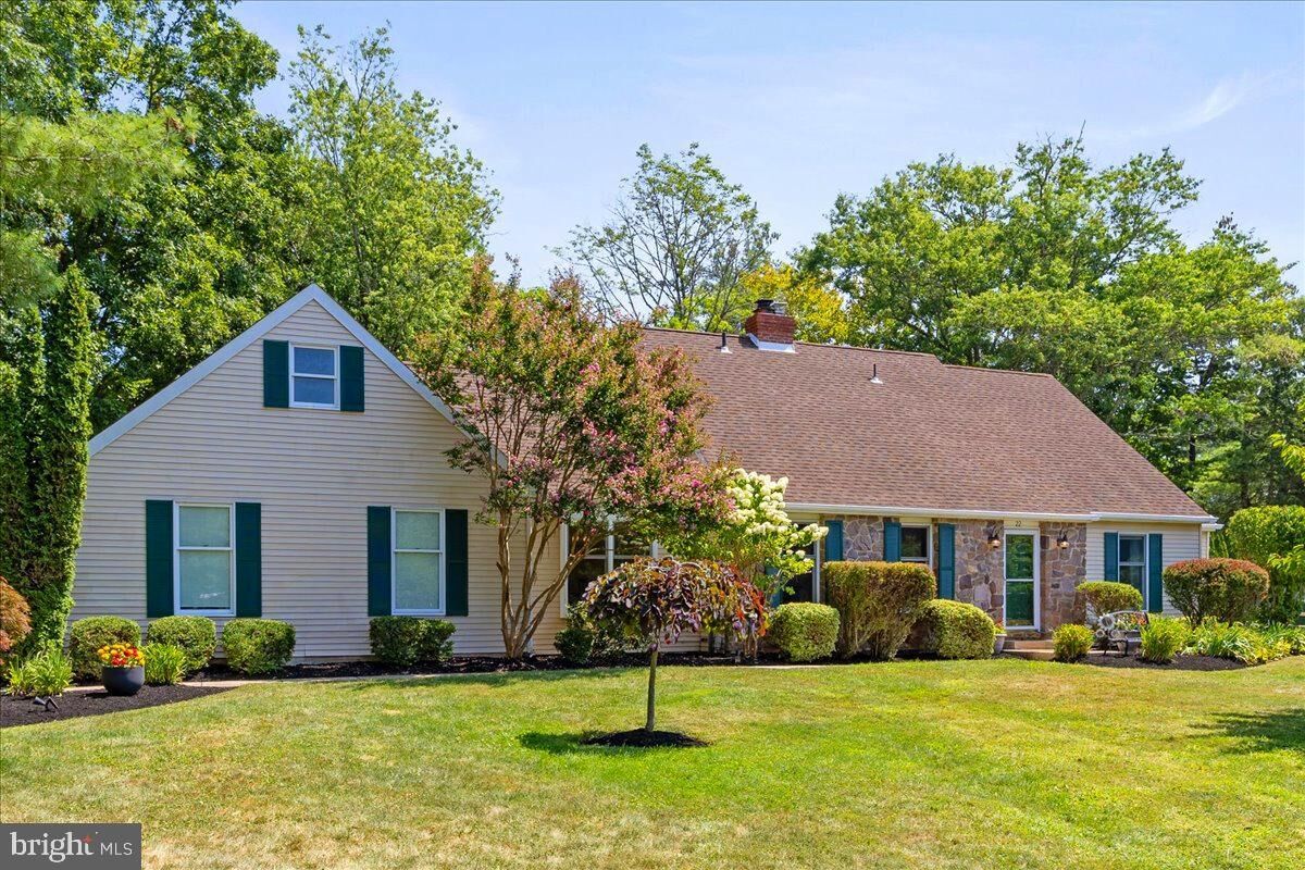 Property Photo:  22 Paddock  NJ 08648 