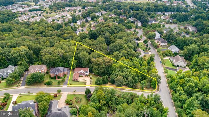 Property Photo: 1001 Featherston Court VA 22401
