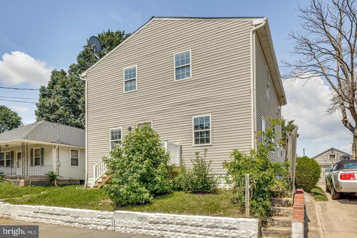 Property Photo:  158 State Street  NJ 08069 