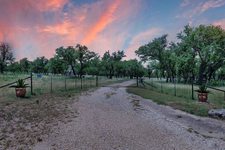 Property Photo:  434 Gold-Schaefer Rd  TX 78624 