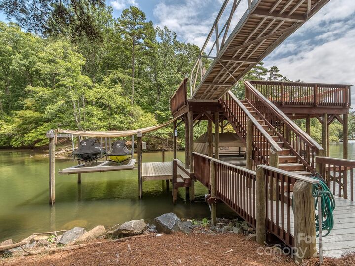 Property Photo: 18321 Rosapenny Road NC 28278