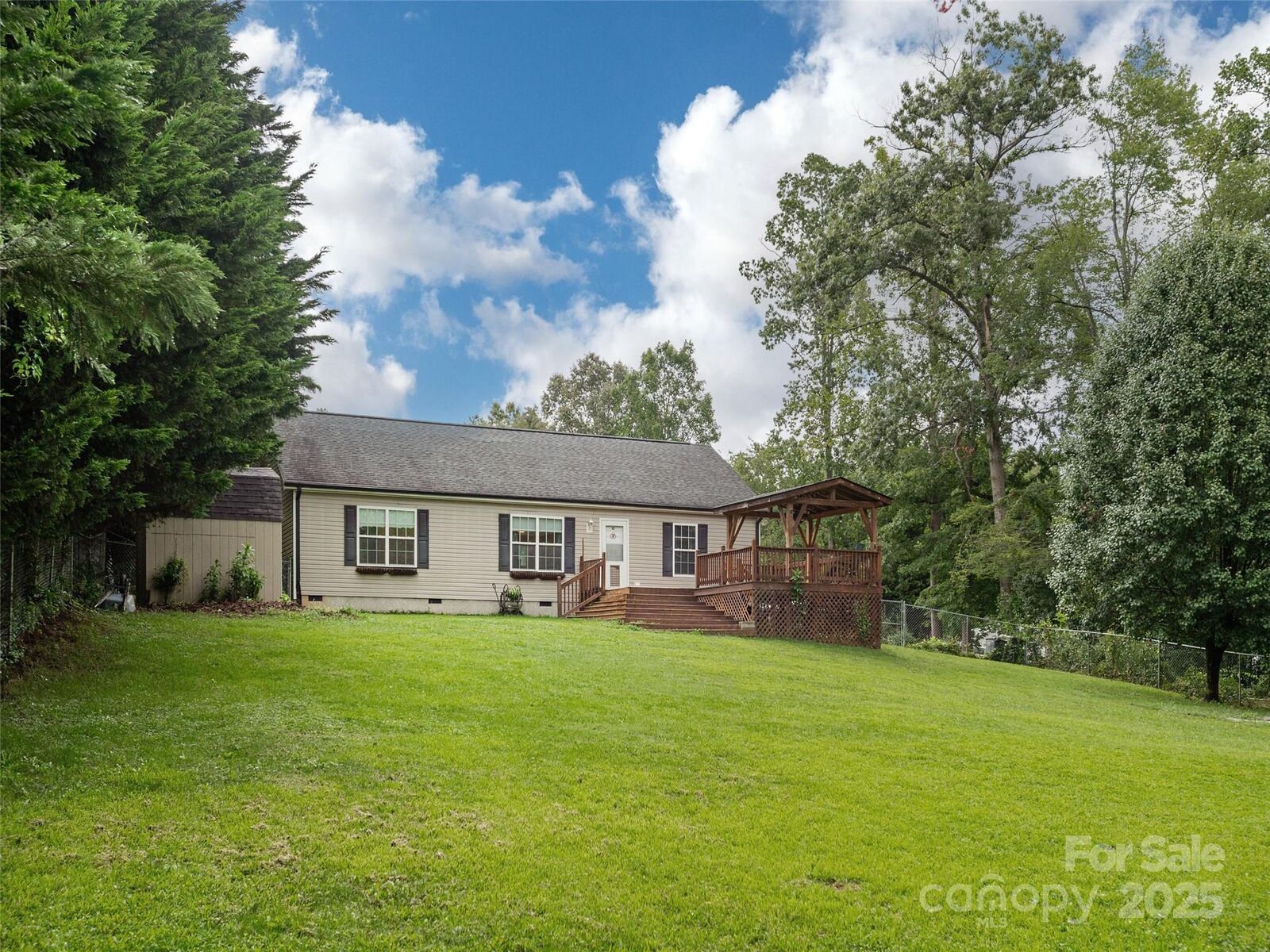 Property Photo:  15 Starling Way  NC 28792 