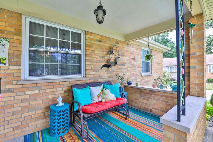 Property Photo: 2731 Breezy Way OH 45239