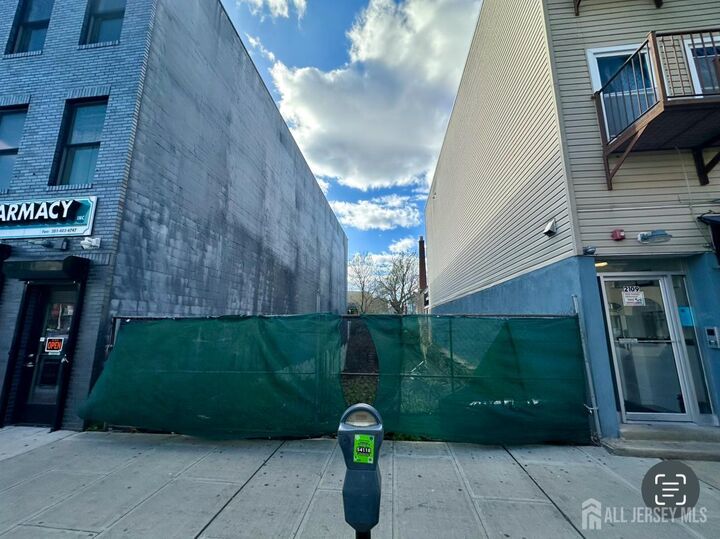 2107 Bergenline Avenue  Union City NJ 07087 photo