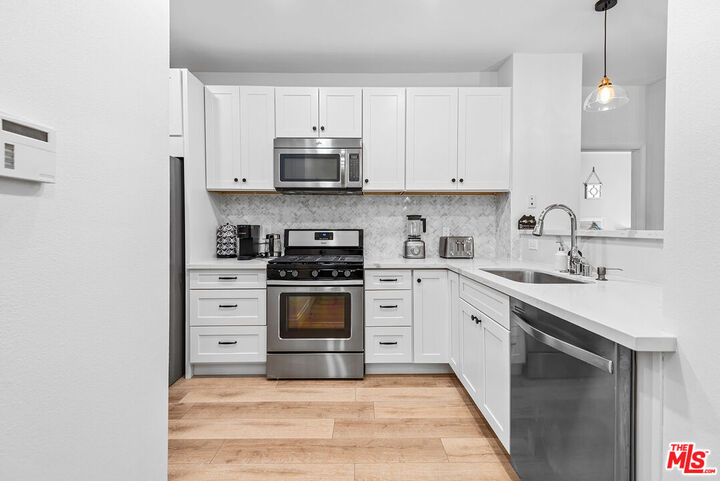 Property Photo:  6400 Crescent Park  CA 90094 
