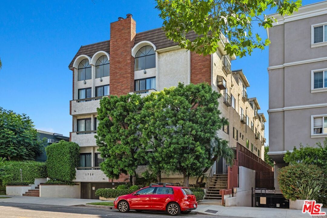 Property Photo:  1738 Federal Ave  CA 90025 