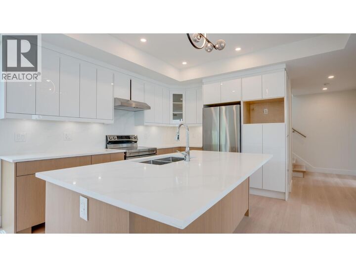 Photo de la propriété:  5705 Heritage Drive 6  BC V1H 1B1 
