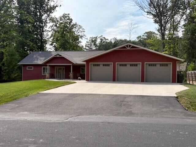 Property Photo:  904 South Schmidt Avenue  WI 54449 