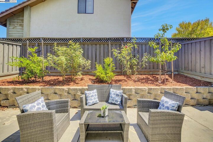 Property Photo: 41538 Casabella Cmn CA 94539