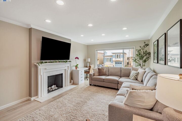 Property Photo:  59 Weston  CA 94015 