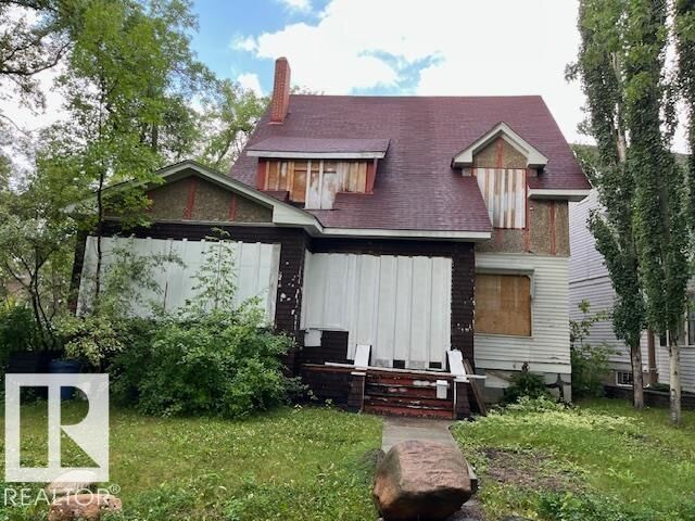 Property Photo:  10312 Villa Avenue NW  AB T5N 3T9 