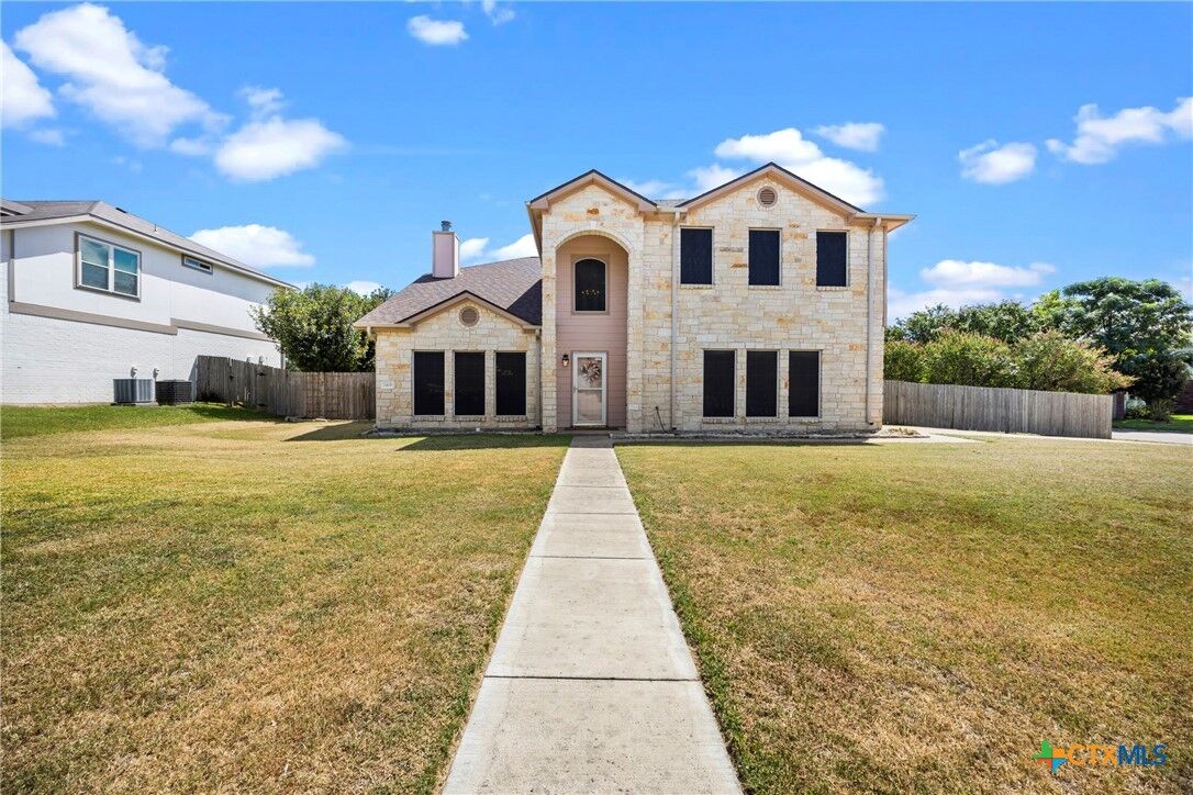 Property Photo:  2400 Catawba Loop  TX 76548