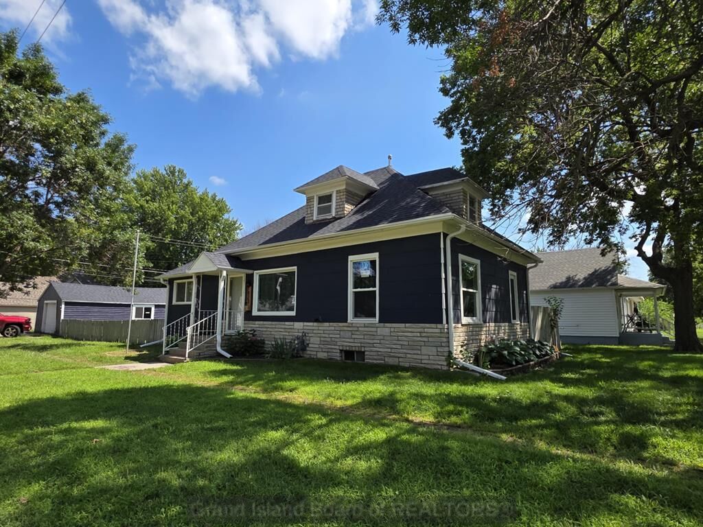 Property Photo:  1423 W B Street  NE 68901 