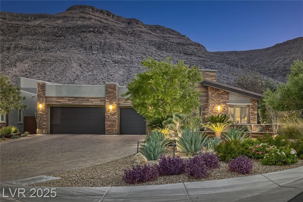 Property Photo:  6241 Clovis Point Street  NV 89135 