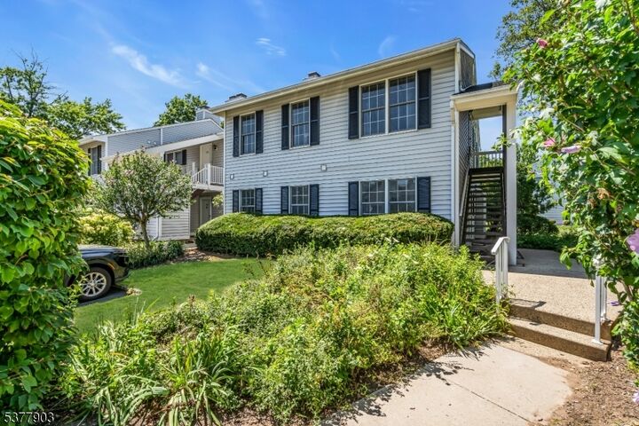 133 Mockingbird Ct  Readington Twp. NJ 08887 photo