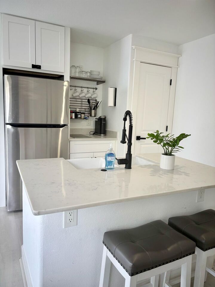 Property Photo:  203 S Lockwood Drive 3  TX 77011 