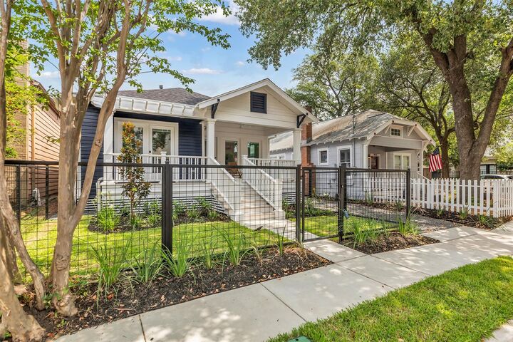 Property Photo:  904 Willard Street  TX 77006 