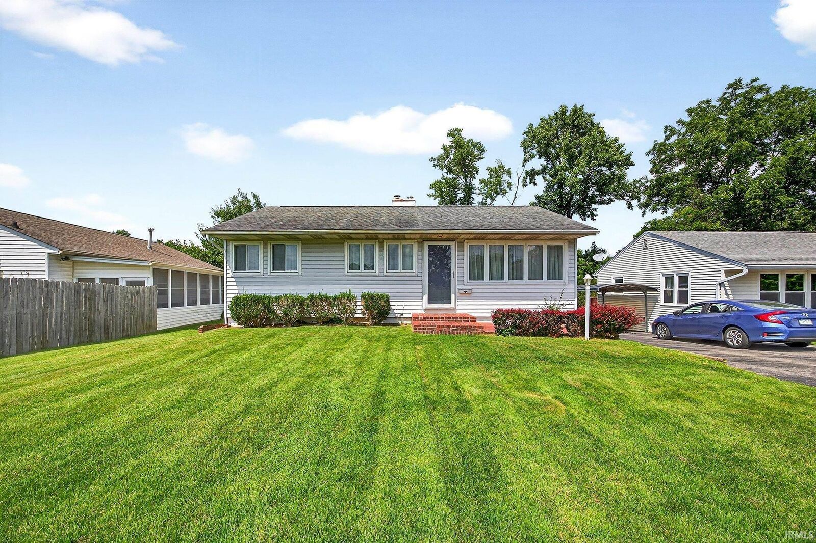 Property Photo:  2605 E Edwards Row  IN 47408 