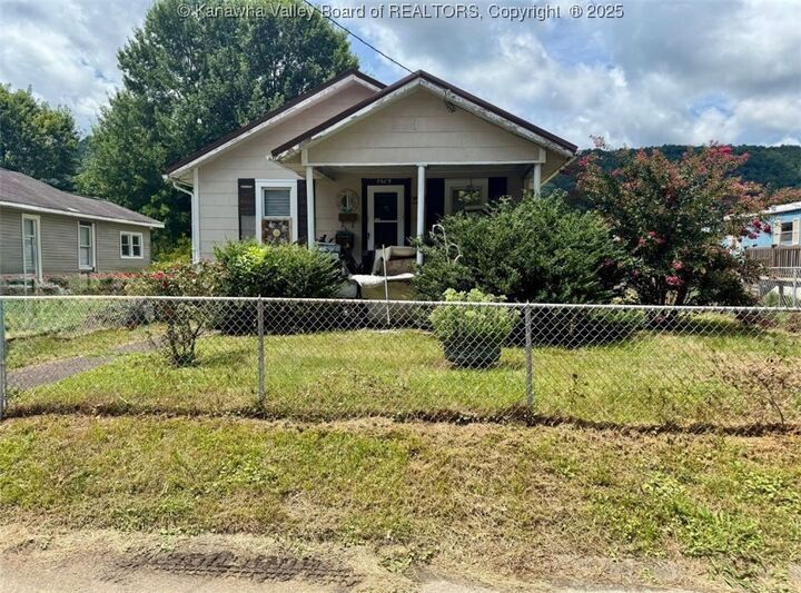 5607 Raven Dr & 5609 Raven Drive  Charleston WV 25306 photo