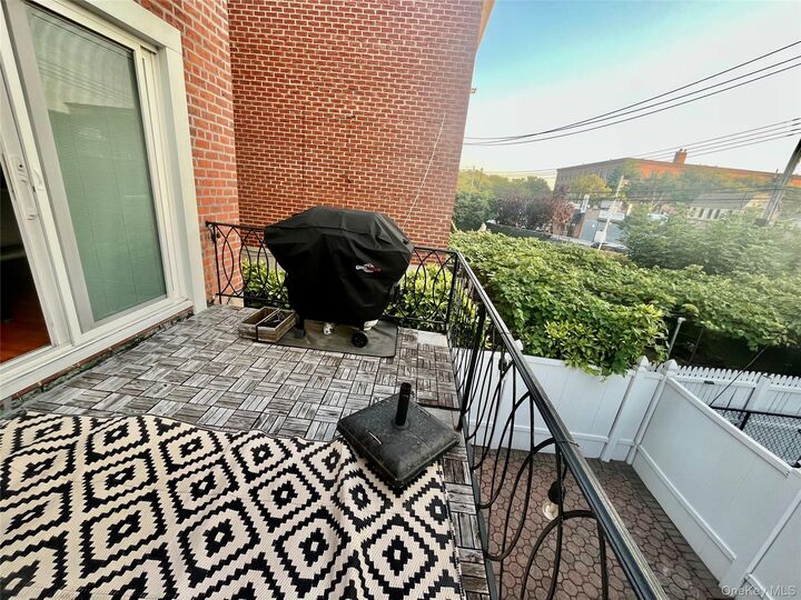 Property Photo:  2525 Hone Avenue  NY 10469 