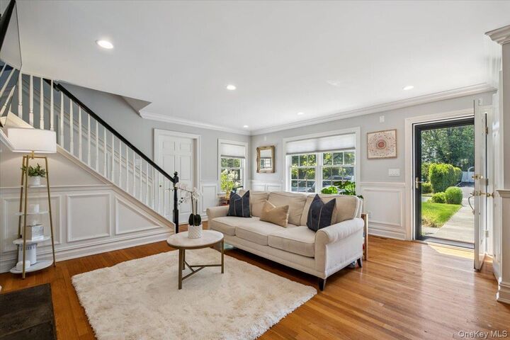 Property Photo:  91 Waverly Avenue  NY 10709 