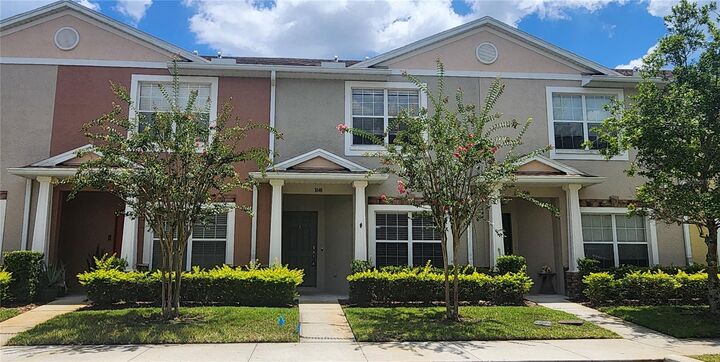 1048 Sleepy Oak Drive  Wesley Chapel FL 33543 photo