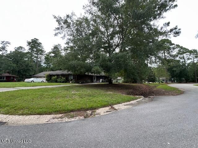 Property Photo:  1 Holly Corner  MS 39525 