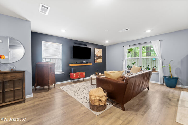 Property Photo:  2409 Esplanade Street  MS 39564 