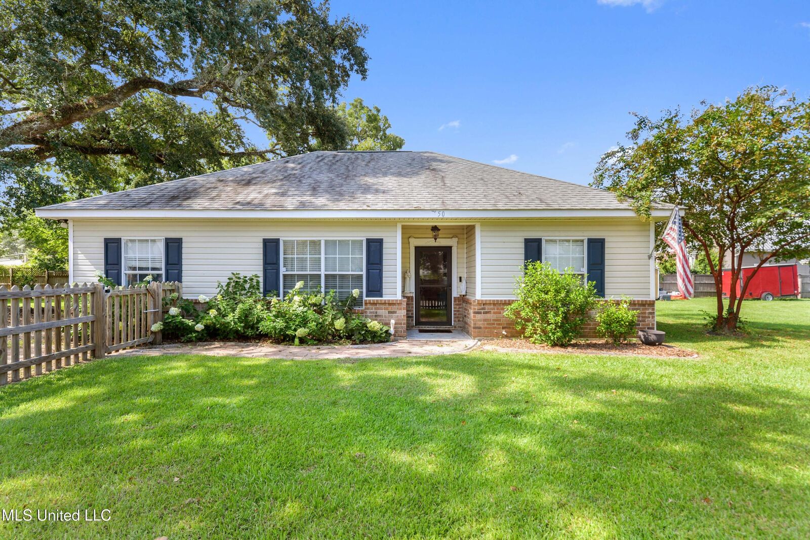 Property Photo:  350 State Street  MS 39520 