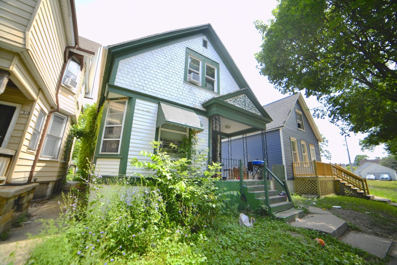 Property Photo: 1444 N 29th St WI 53208