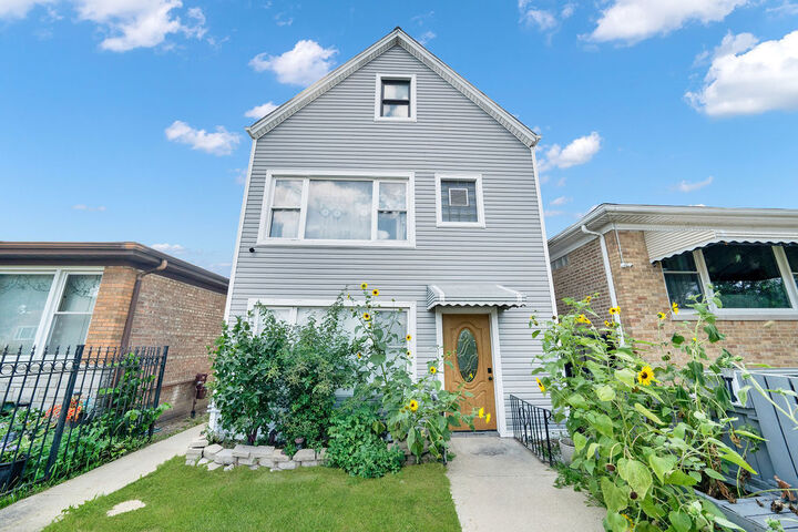 850 N Kildare Avenue  Chicago IL 60651 photo