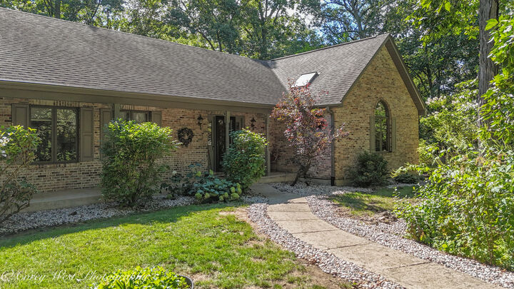 Property Photo: 16398 Hickory Circle IL 60178