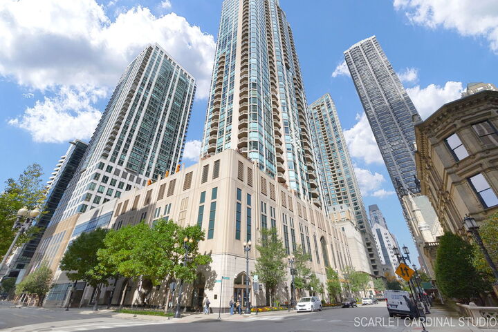 21 E Huron Street 4301  Chicago IL 60611 photo