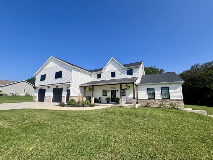 7845 Fitzgerald Road  Clinton IL 61727 photo