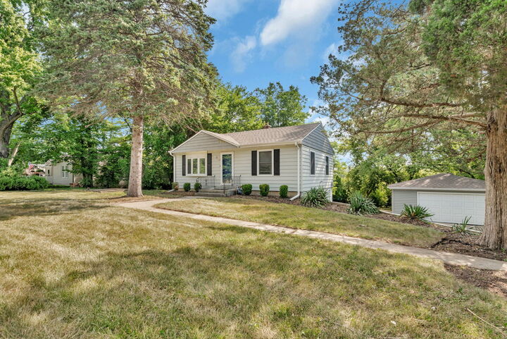 1107 S Hough Street S  Barrington IL 60010 photo