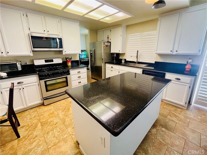 Property Photo: 164 Viento Way CA 92404