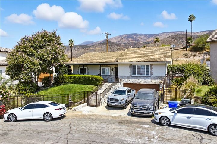 Property Photo:  164 Viento Way  CA 92404