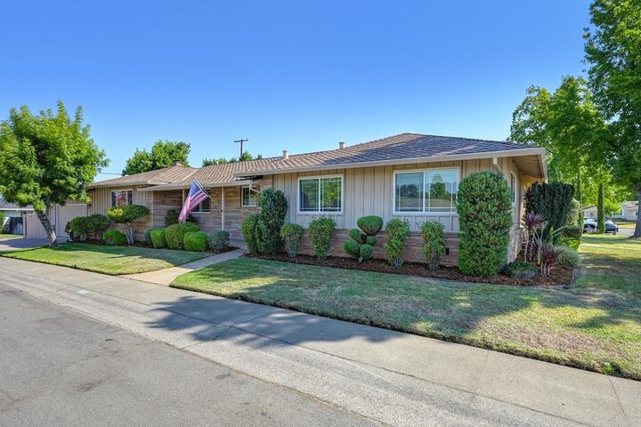 Property Photo:  6625 Fordham Way  CA 95831 