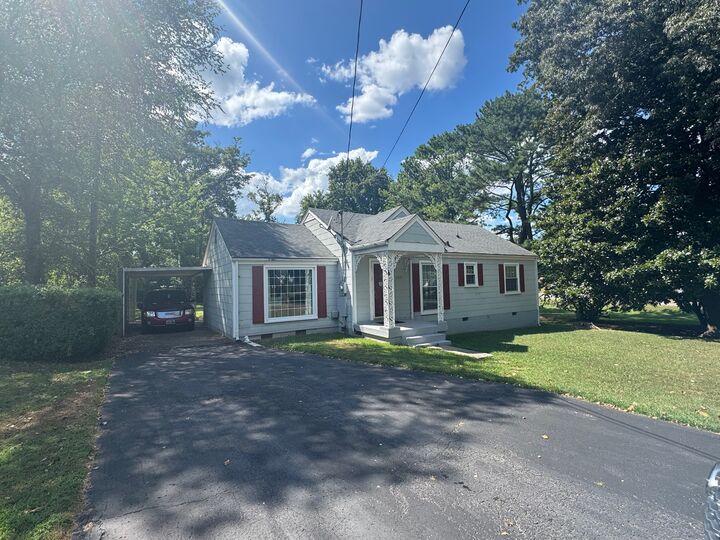 Property Photo: 2230 Thistlewood Dr TN 37216
