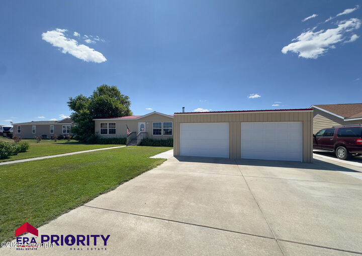 Property Photo: 4402 Daylight Ct - WY 82718