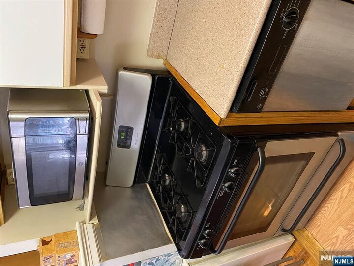 Property Photo:  241 Main Street 1H  NJ 07621 