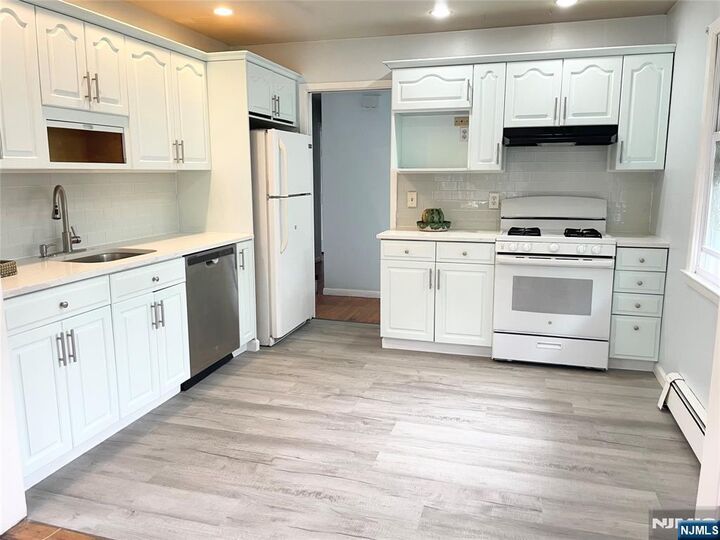 Property Photo:  106 Hillside Avenue  NJ 07626 