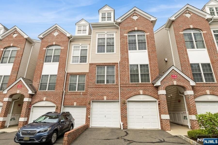 Property Photo:  19 Nelke Court 410  NJ 07506 