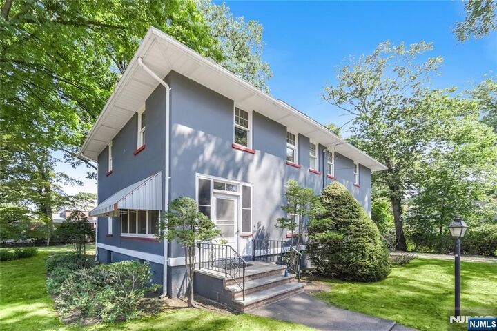 Property Photo:  288 Washington Avenue  NJ 07642 