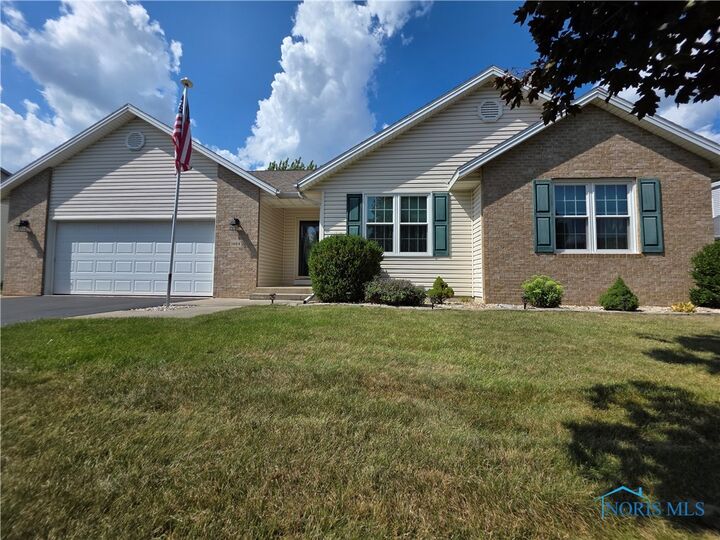 1464 Misty Oaks Drive  Findlay OH 45840 photo