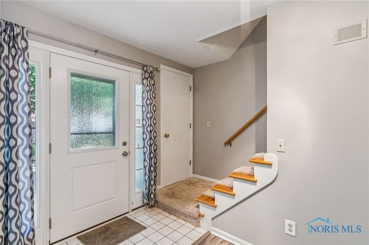 Property Photo: 1902 Queenswood Drive U8 OH 45840
