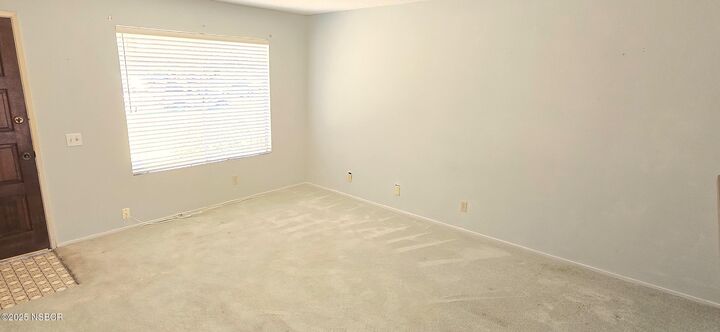 Property Photo:  905 N L Street  CA 93436 