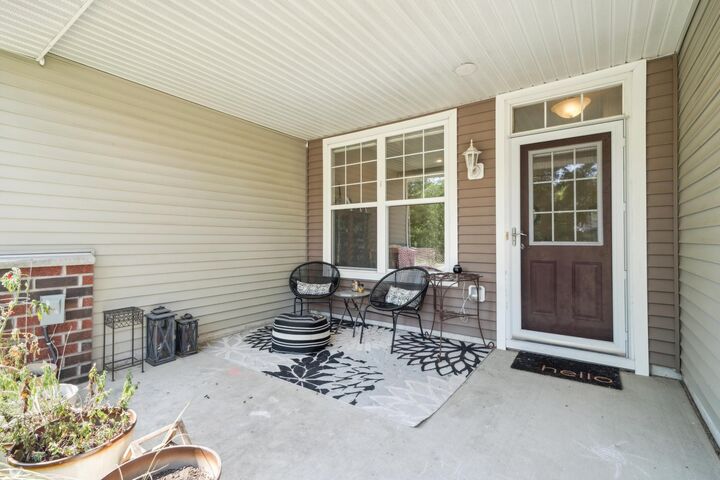 Property Photo:  1654 White Pine Way F  MN 55315 