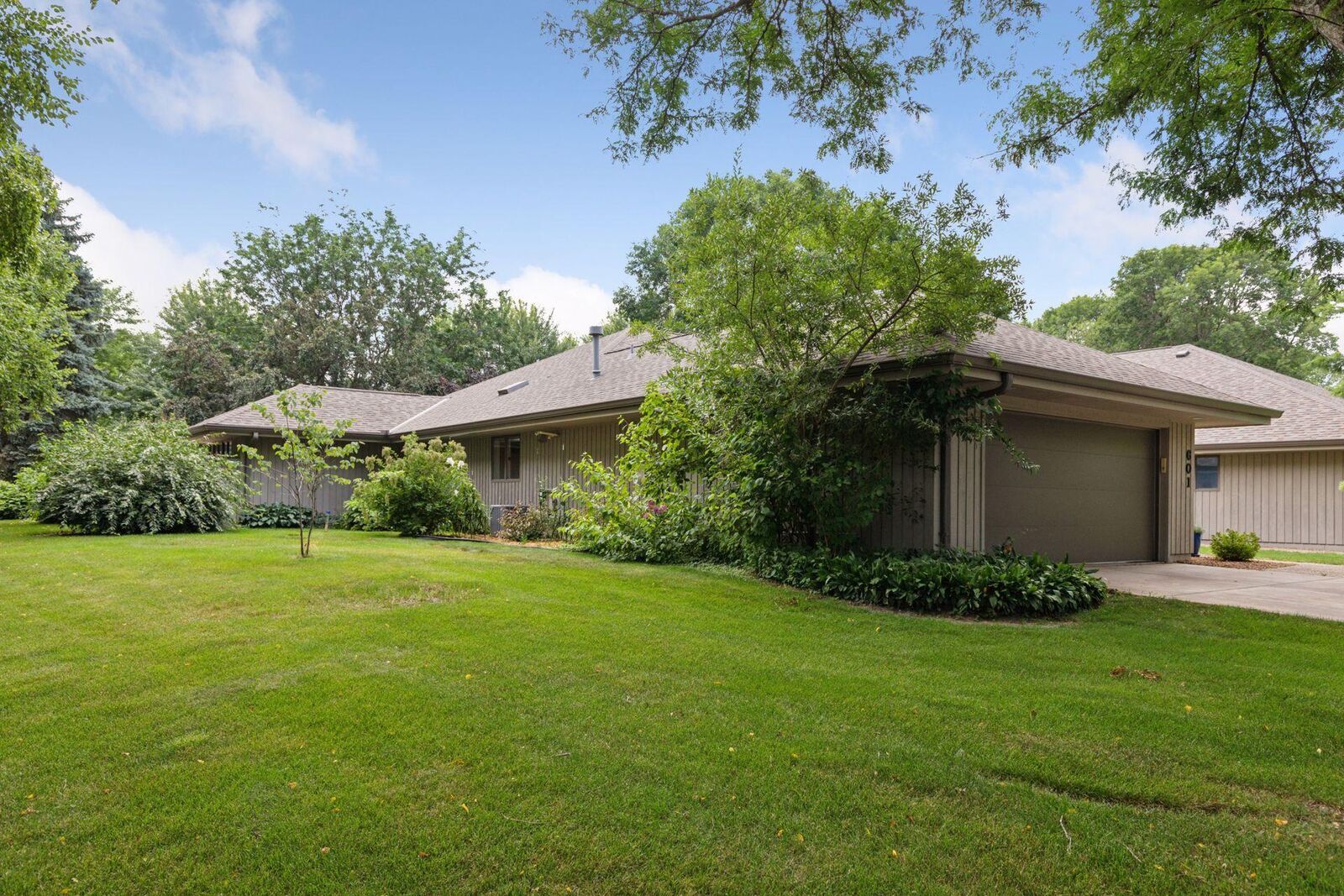 Property Photo: 601 Meldahl Lane MN 55057