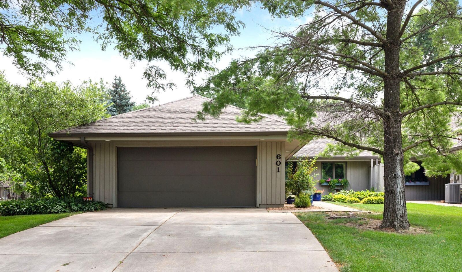 Property Photo: 601 Meldahl Lane MN 55057